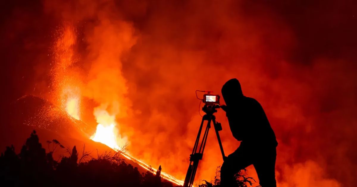 Film: An Inhabited Volcano – Time of Memory Series