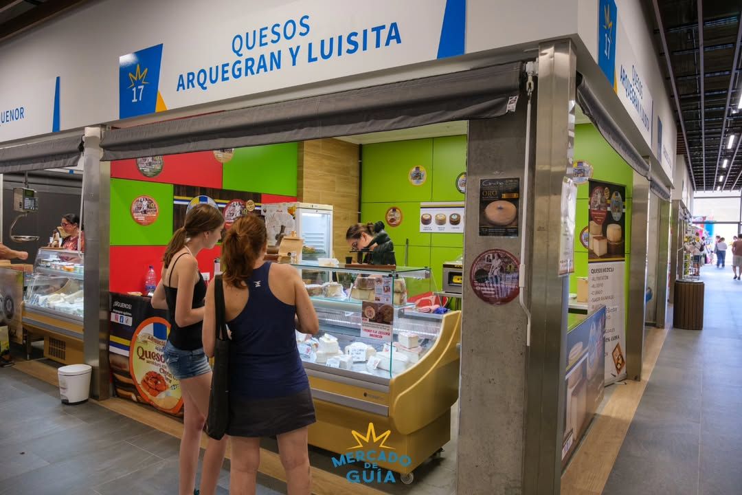 Weekend Market at Mercado de Guía
