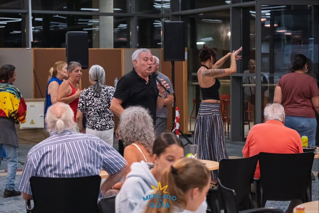 Son Aldea en directo en el Gastromercado