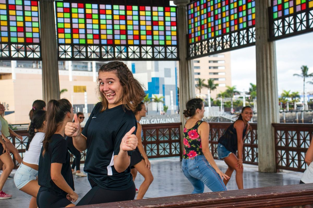 Open-Air Reggaeton Dance Class in Las Palmas